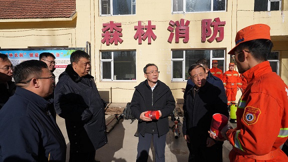 副市长高新文在我县开展综合调研并走访慰问困难群众